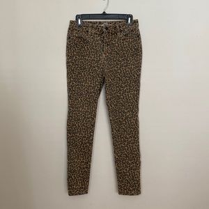 universal thread leopard print skinny jeans!